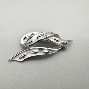 Vintage Crown Trifari Brooch Brushed Silver Tone Sweater Scarf Lapel Pin 2.75‎